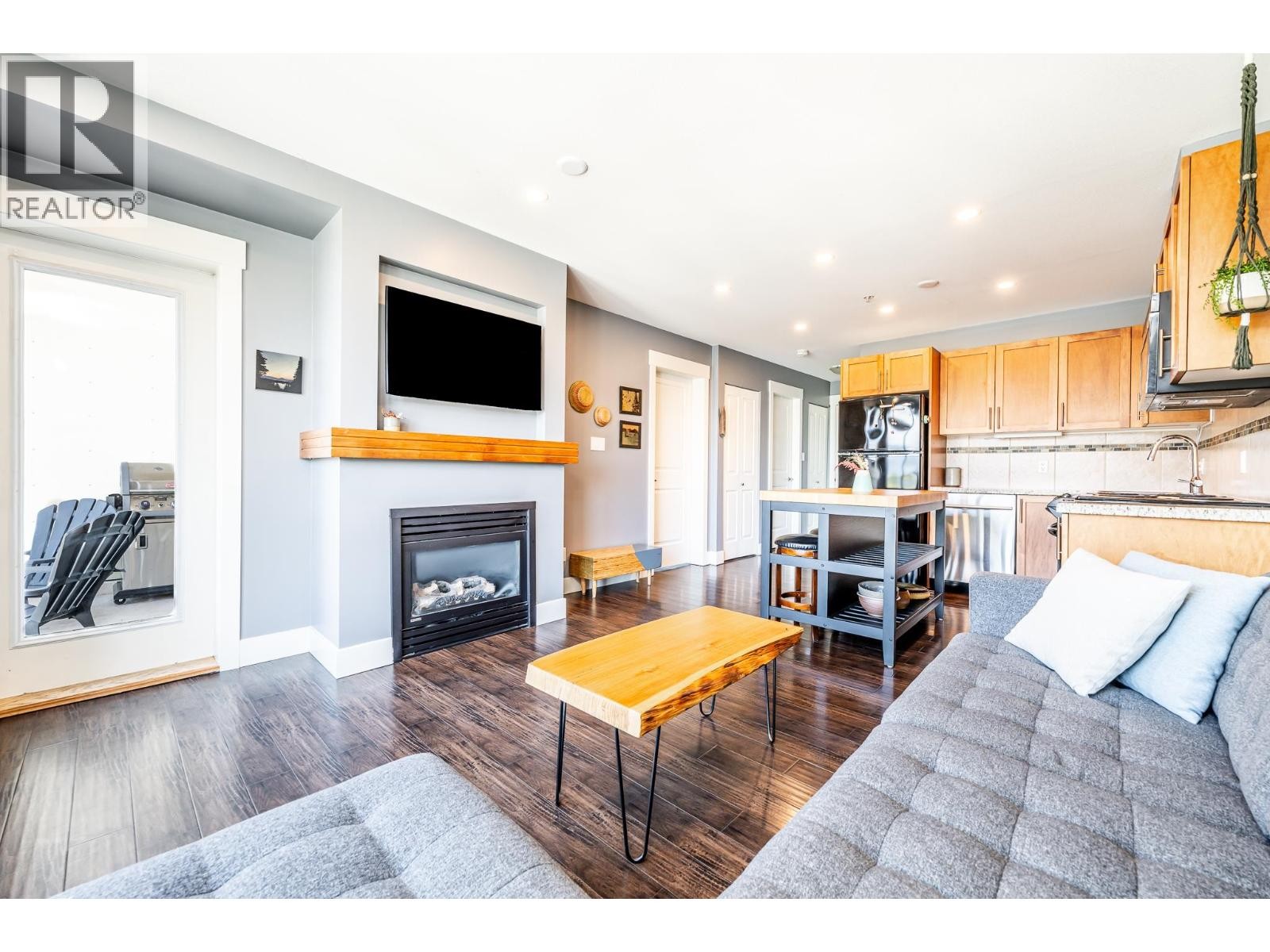 












521 1211 VILLAGE GREEN WAY

,
Squamish,




British Columbia
V8B0R7

