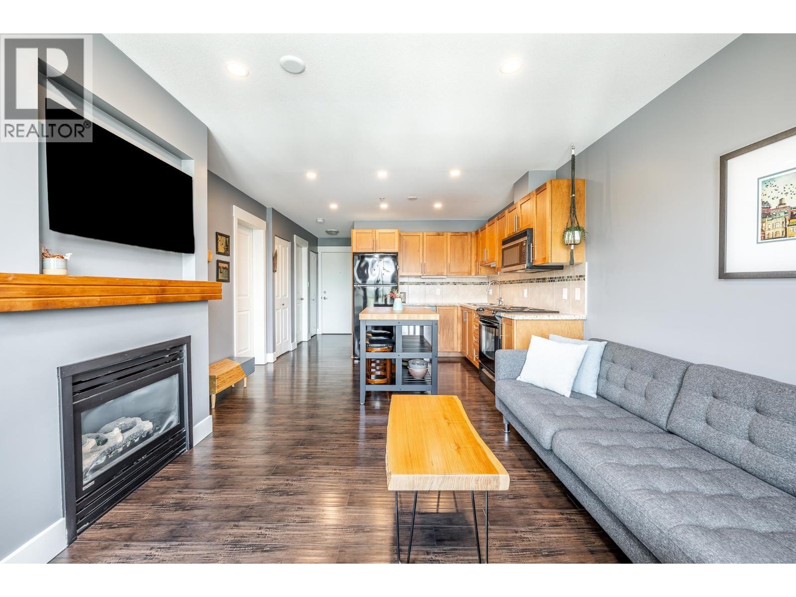 












521 1211 VILLAGE GREEN WAY

,
Squamish,




British Columbia
V8B0R7

