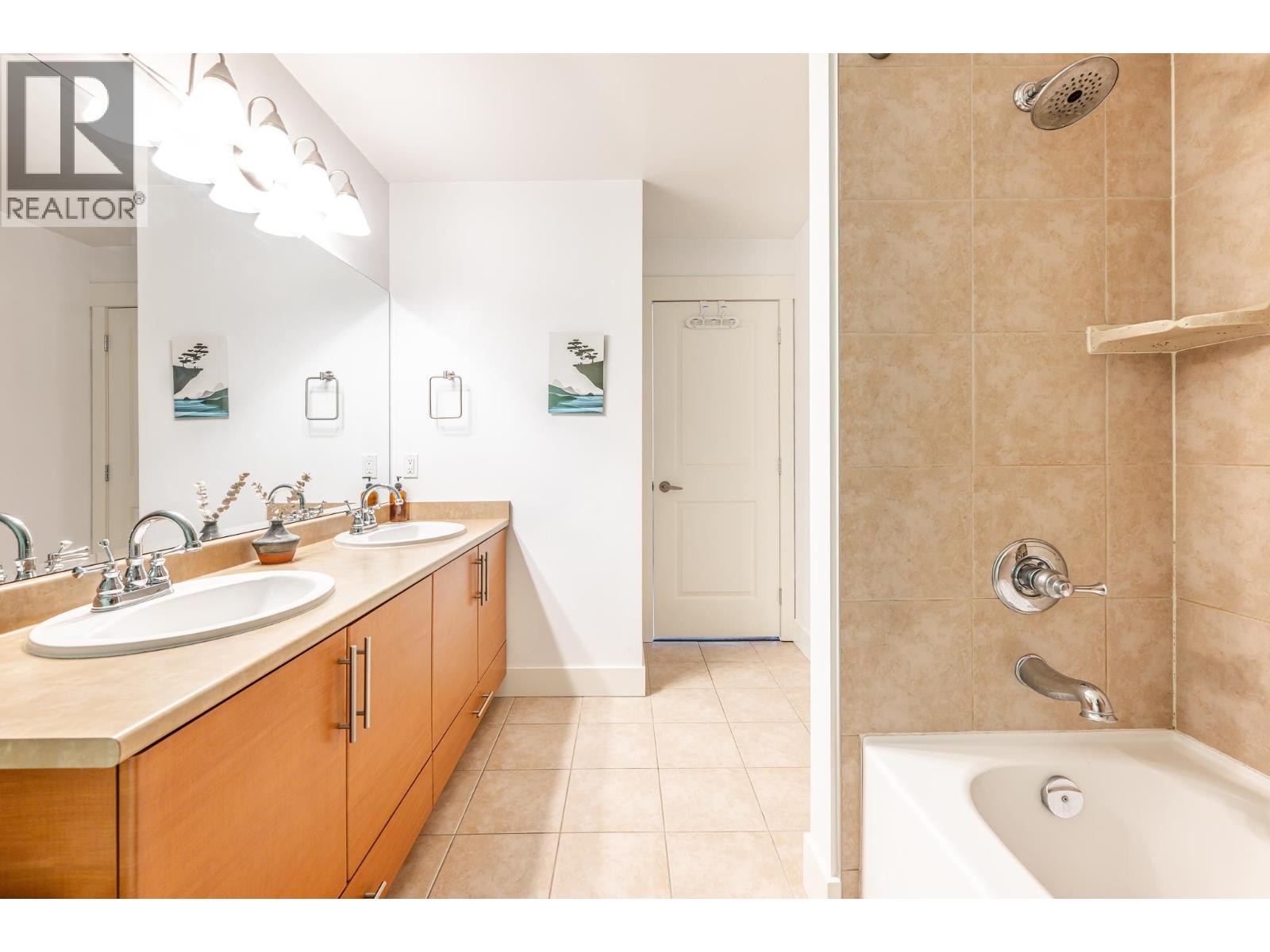 












521 1211 VILLAGE GREEN WAY

,
Squamish,




British Columbia
V8B0R7

