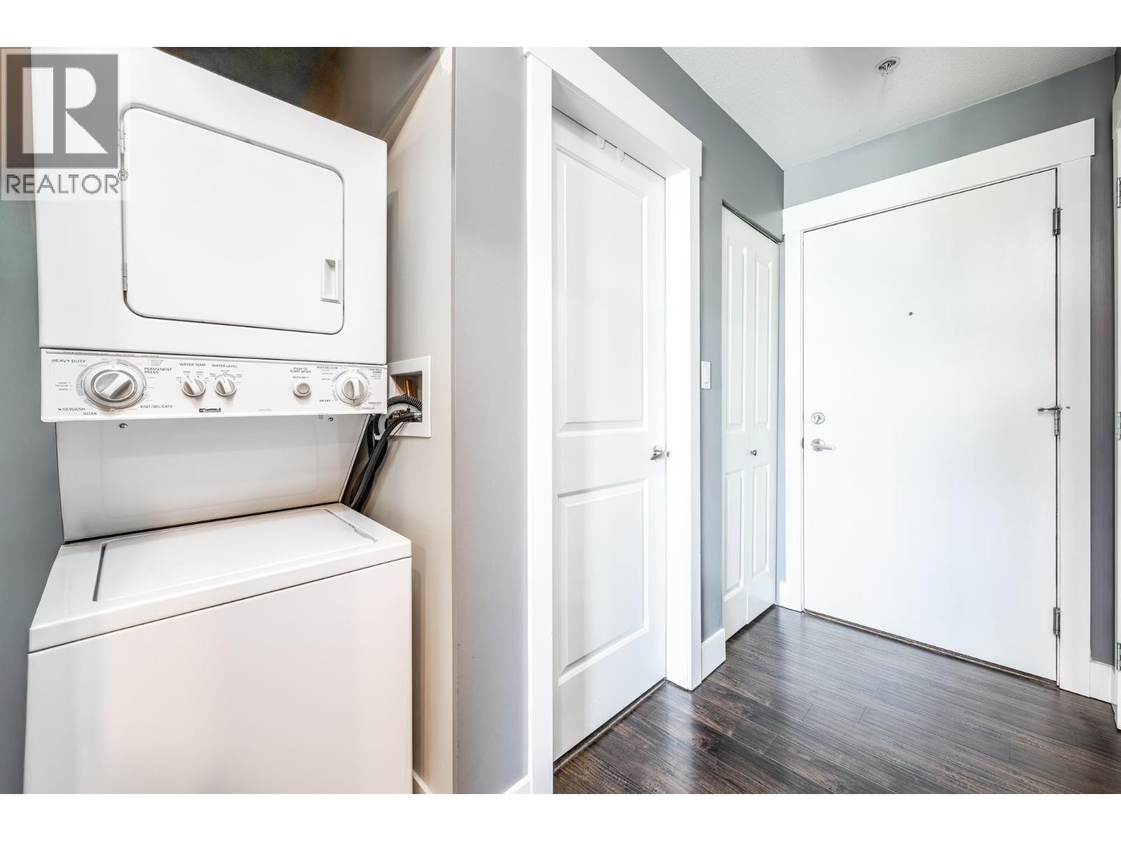 












521 1211 VILLAGE GREEN WAY

,
Squamish,




British Columbia
V8B0R7

