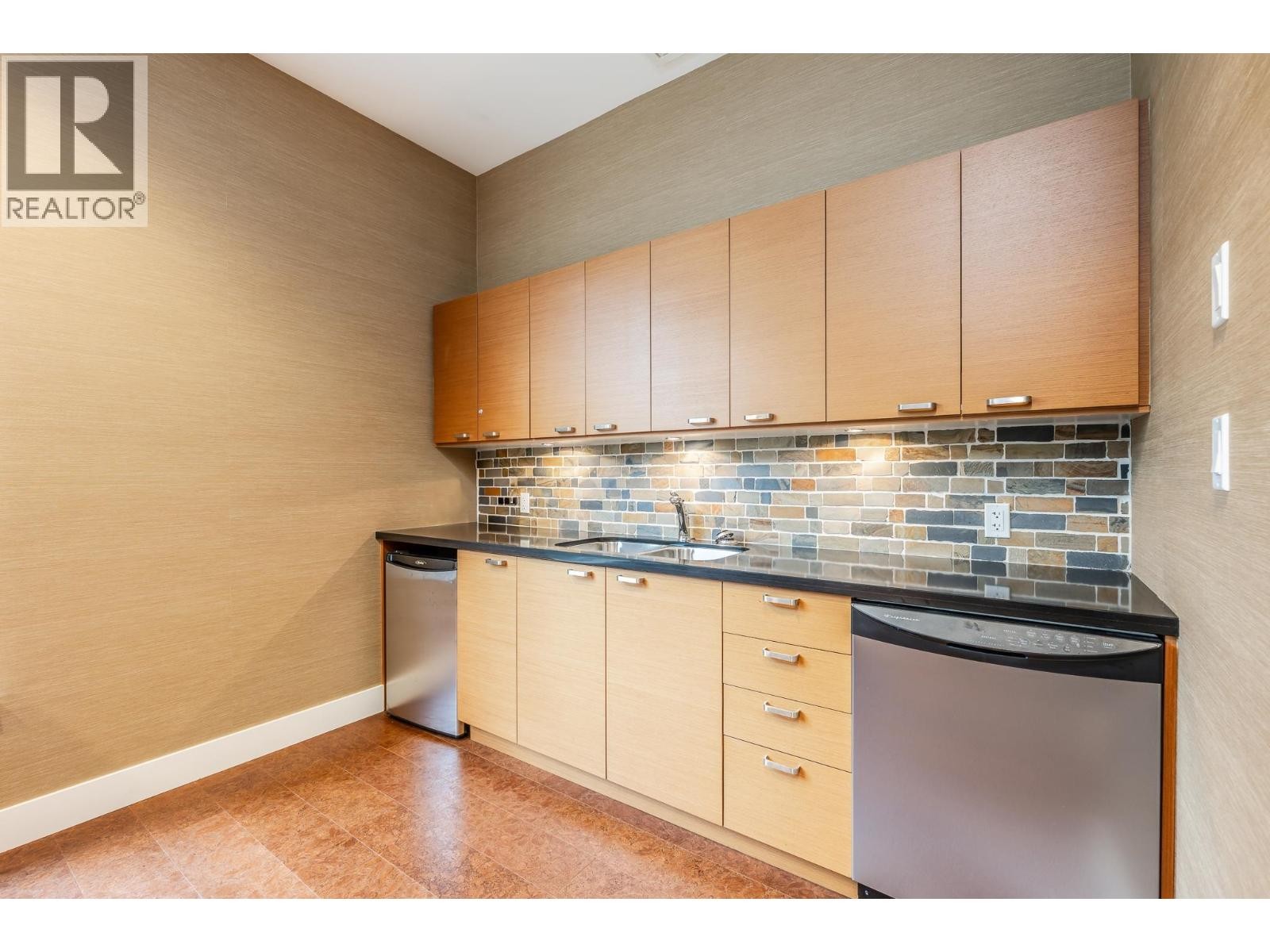 












521 1211 VILLAGE GREEN WAY

,
Squamish,




British Columbia
V8B0R7

