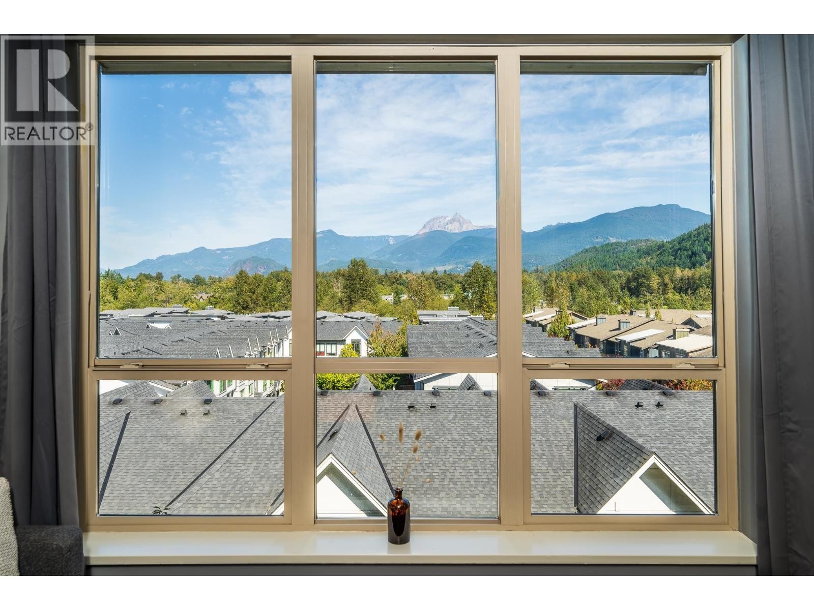 












521 1211 VILLAGE GREEN WAY

,
Squamish,




British Columbia
V8B0R7

