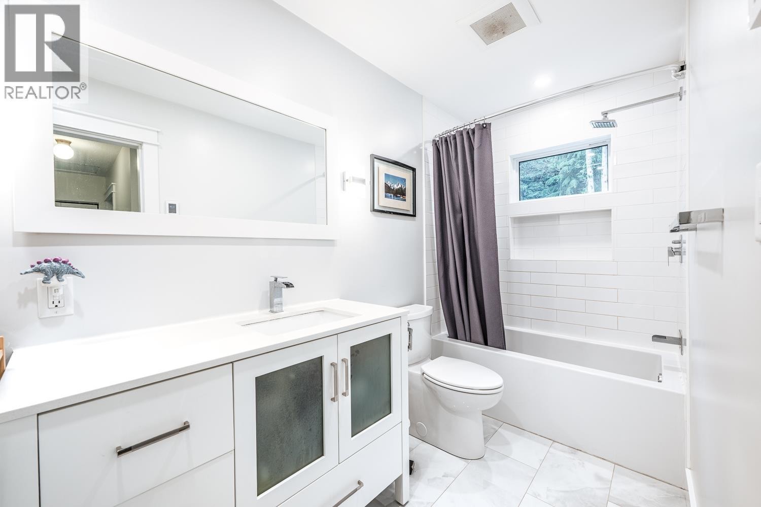 












40628 PERTH DRIVE

,
Squamish,




British Columbia
V0N1T0

