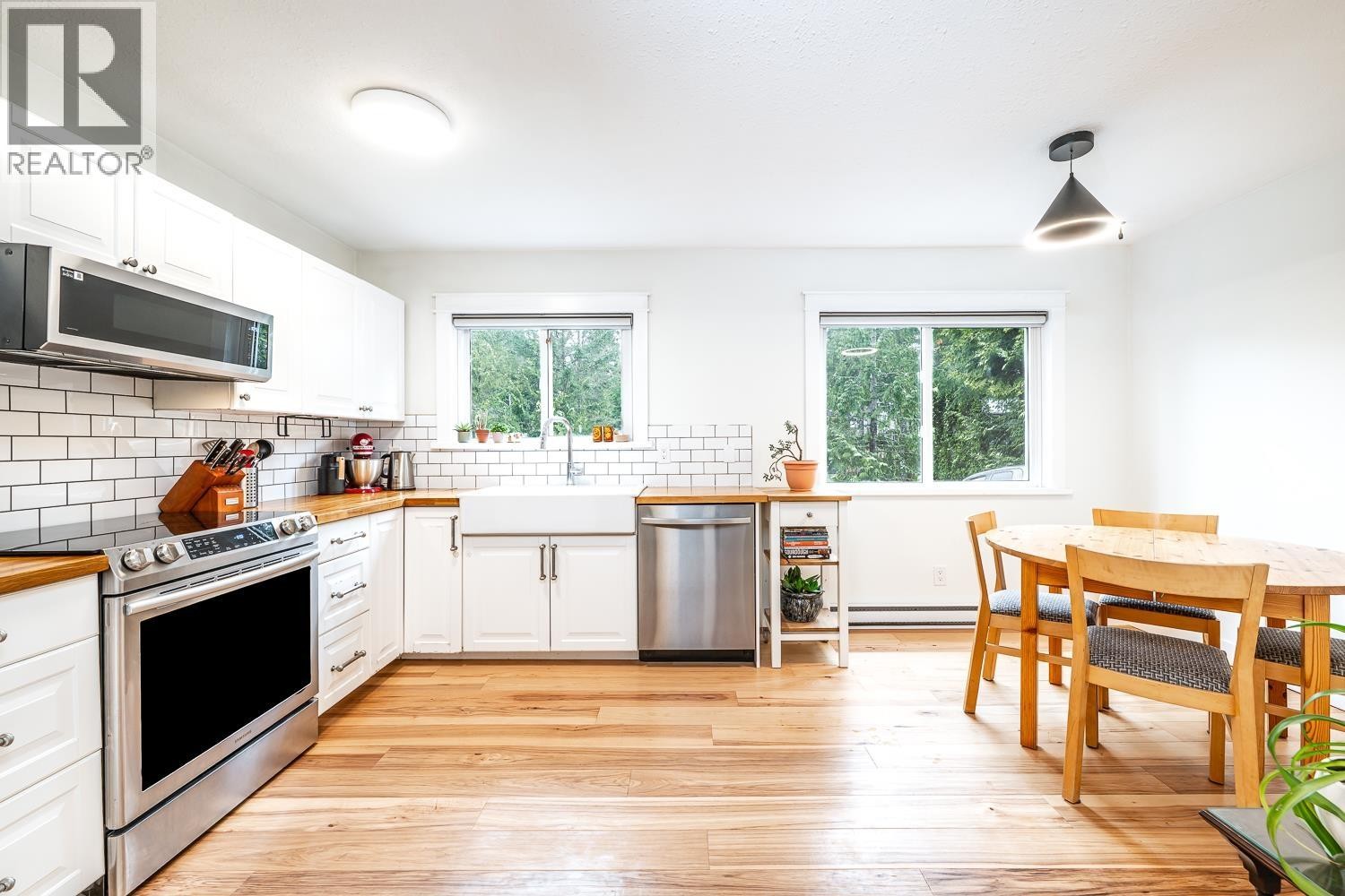 












40628 PERTH DRIVE

,
Squamish,




British Columbia
V0N1T0

