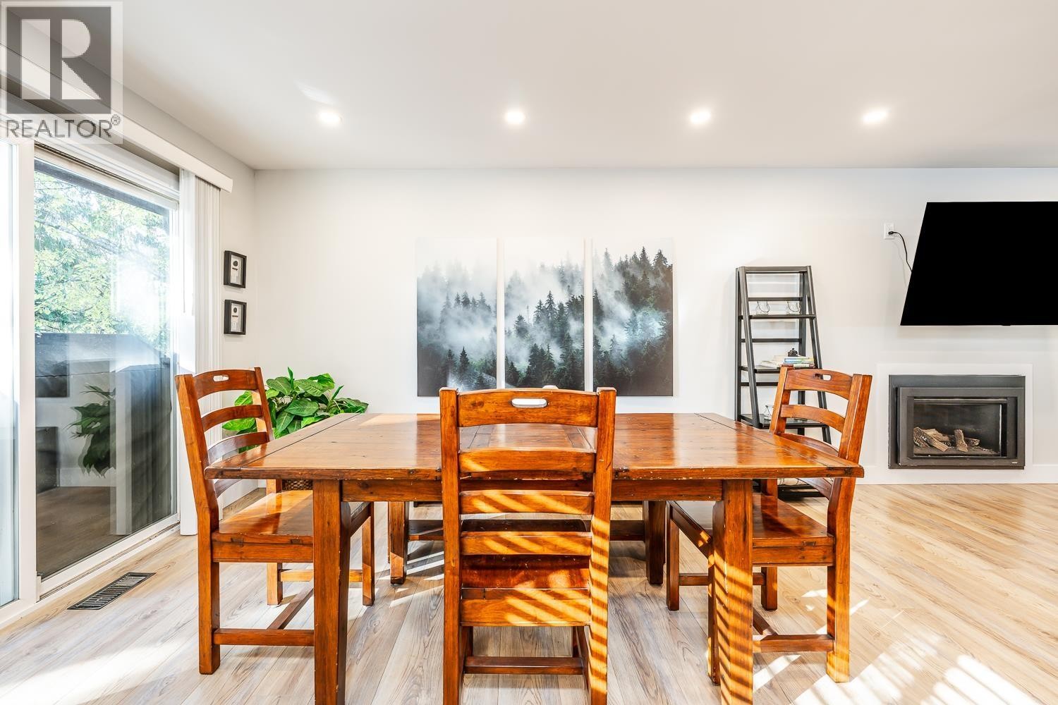 












2548 MONTROSE WAY

,
Squamish,




British Columbia
V0N1T0

