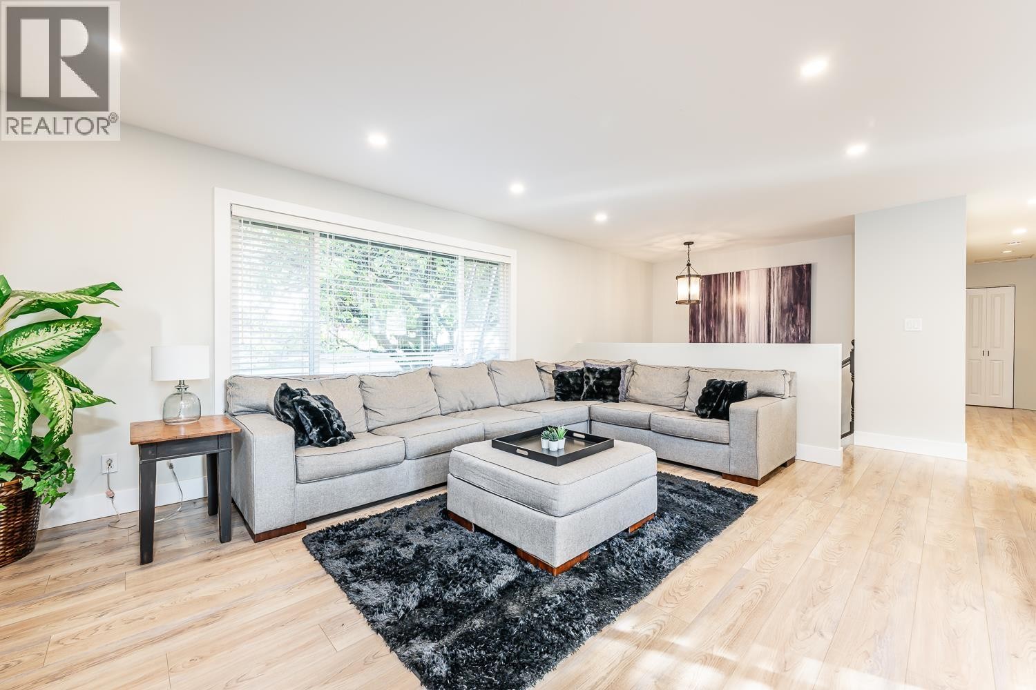 












2548 MONTROSE WAY

,
Squamish,




British Columbia
V0N1T0

