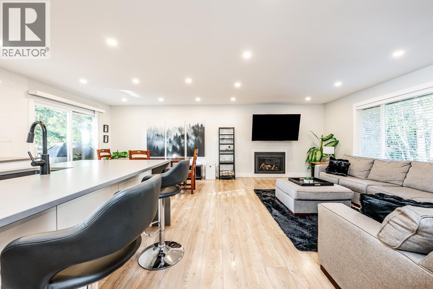 












2548 MONTROSE WAY

,
Squamish,




British Columbia
V0N1T0

