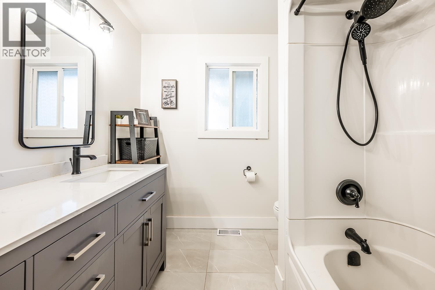 












2548 MONTROSE WAY

,
Squamish,




British Columbia
V0N1T0

