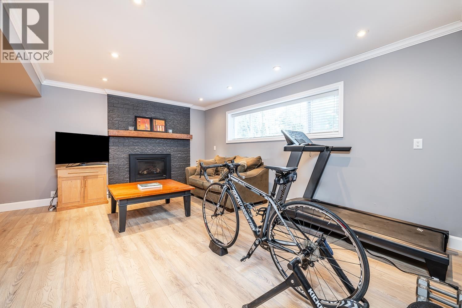 












2548 MONTROSE WAY

,
Squamish,




British Columbia
V0N1T0

