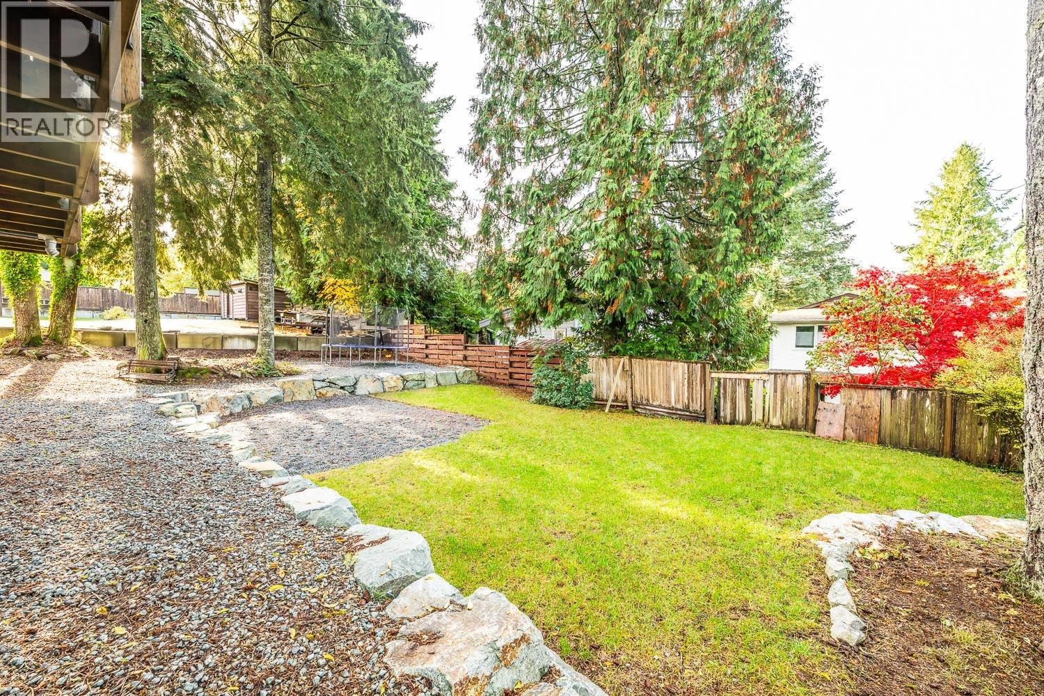 












2548 MONTROSE WAY

,
Squamish,




British Columbia
V0N1T0

