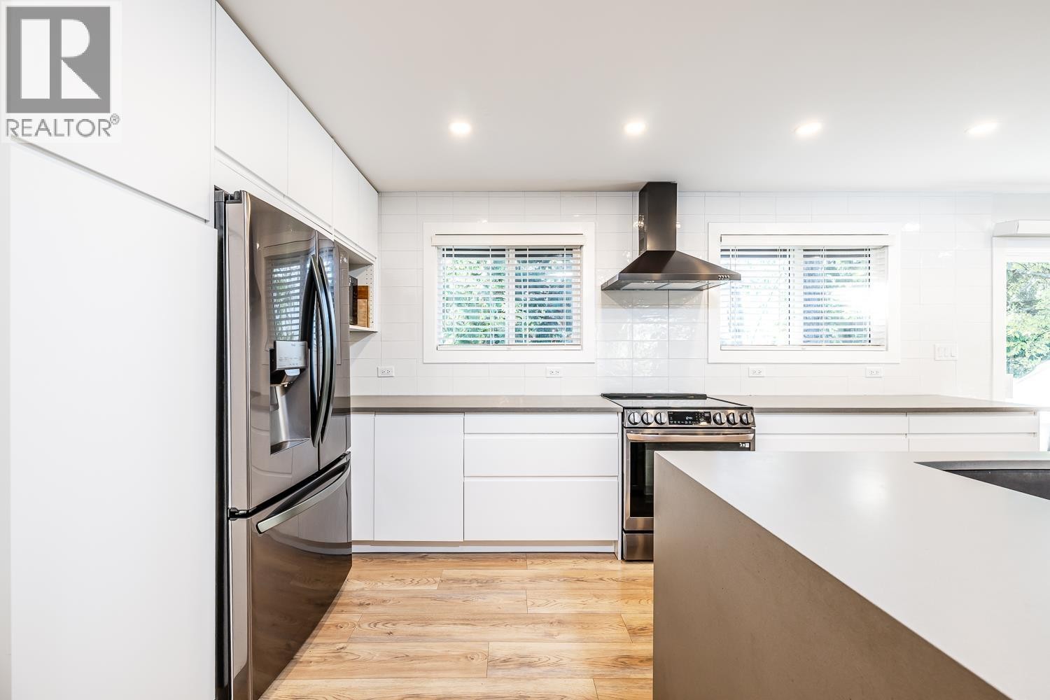 












2548 MONTROSE WAY

,
Squamish,




British Columbia
V0N1T0

