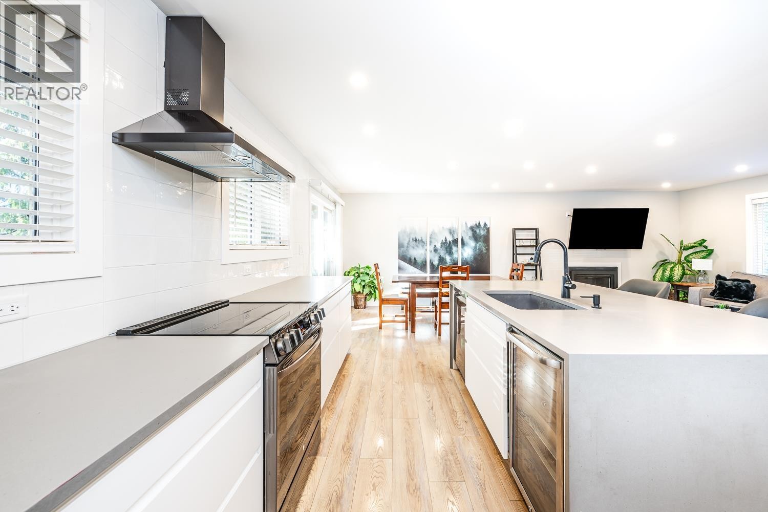 












2548 MONTROSE WAY

,
Squamish,




British Columbia
V0N1T0

