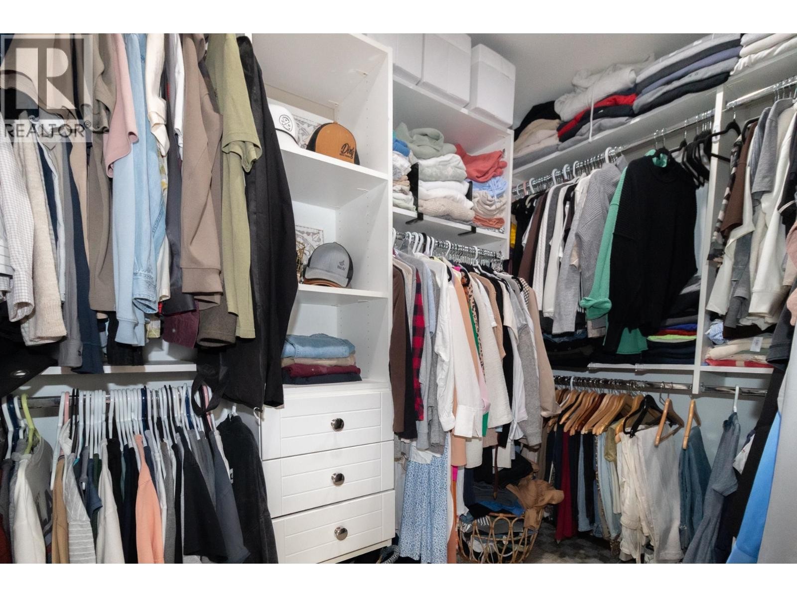 












39010 KINGFISHER ROAD

,
Squamish,




British Columbia
V8B0S9

