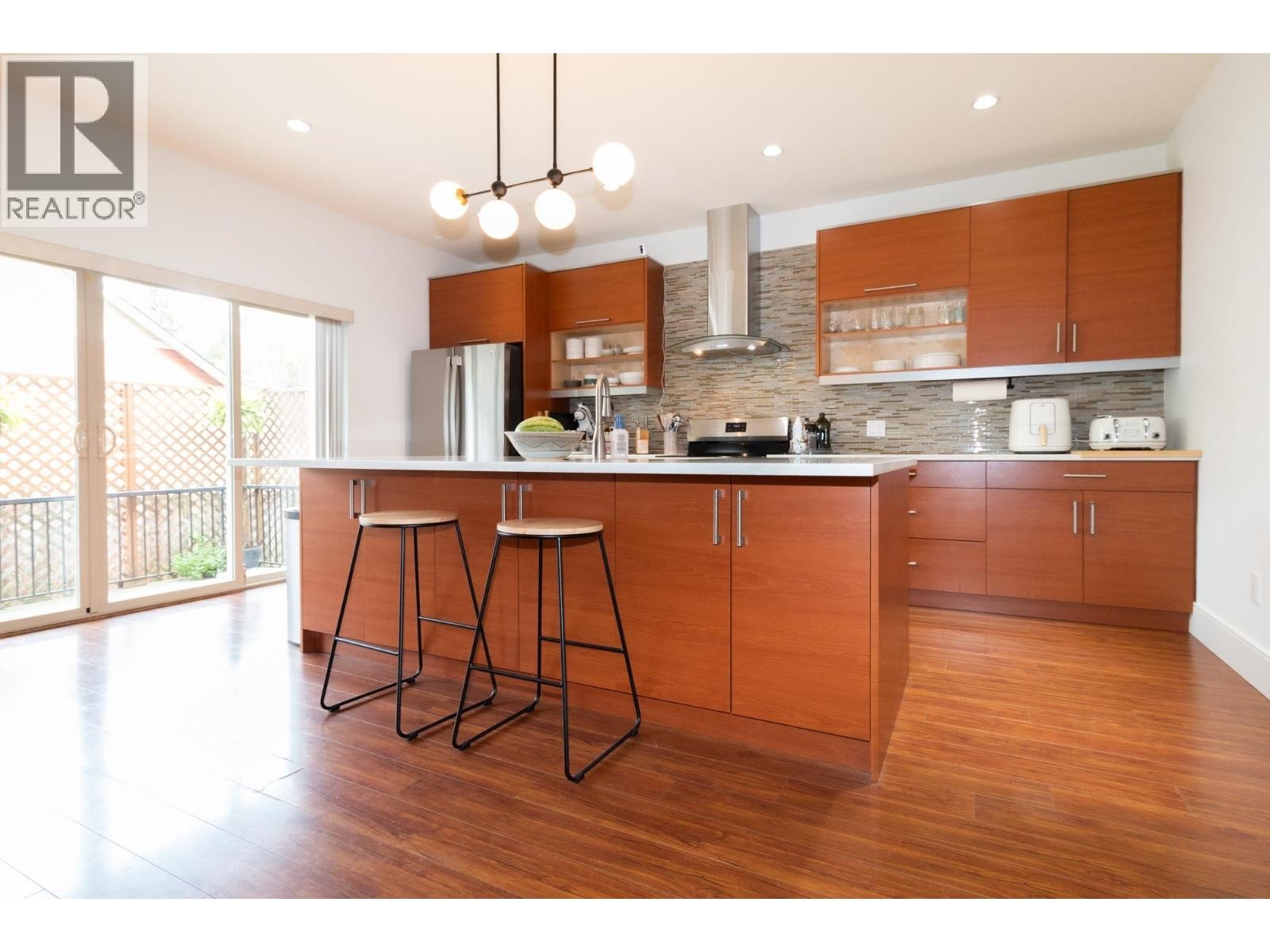 












39010 KINGFISHER ROAD

,
Squamish,




British Columbia
V8B0S9

