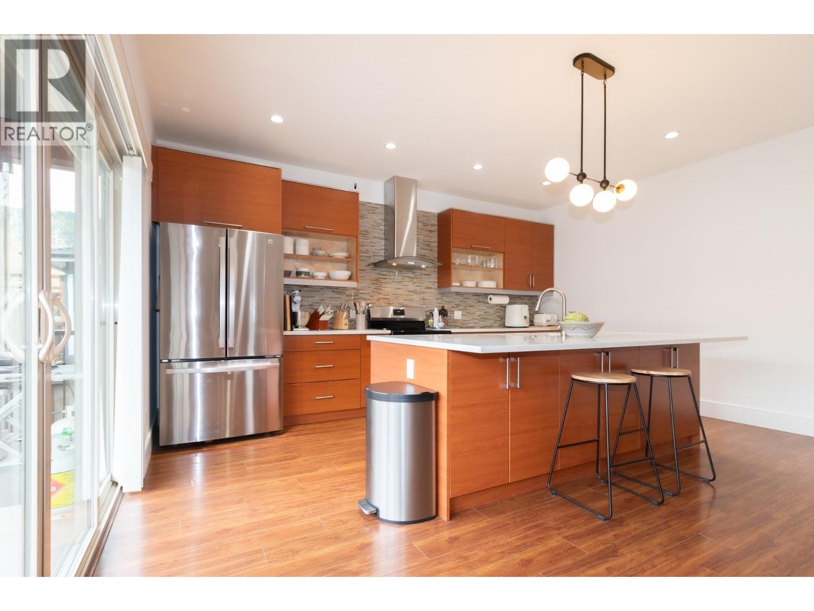 












39010 KINGFISHER ROAD

,
Squamish,




British Columbia
V8B0S9

