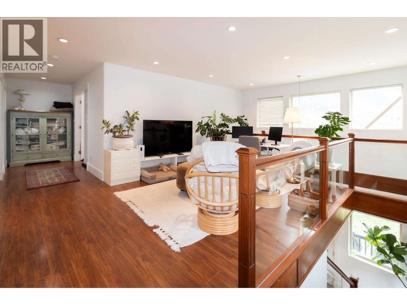 












39010 KINGFISHER ROAD

,
Squamish,




British Columbia
V8B0S9

