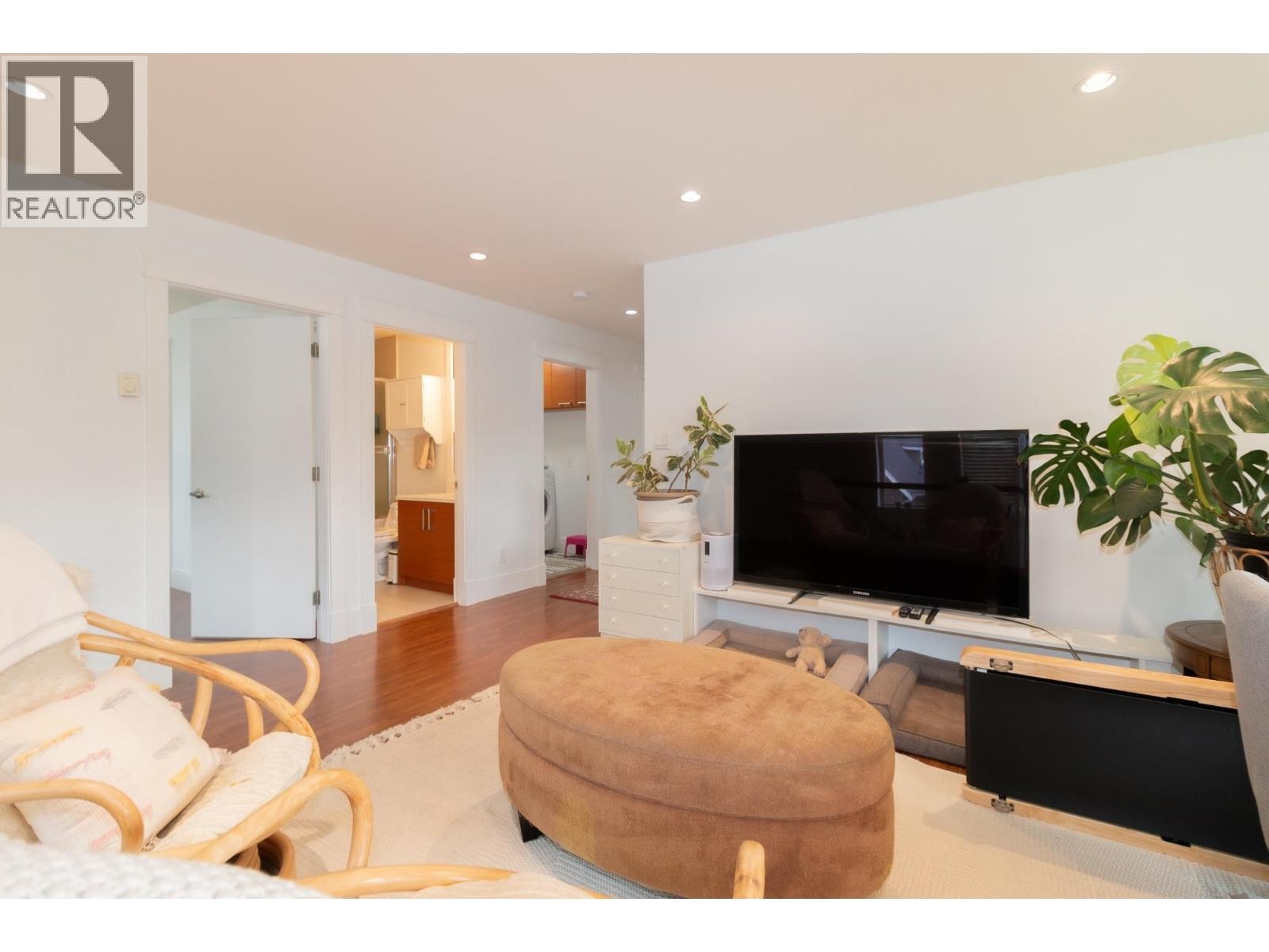 












39010 KINGFISHER ROAD

,
Squamish,




British Columbia
V8B0S9

