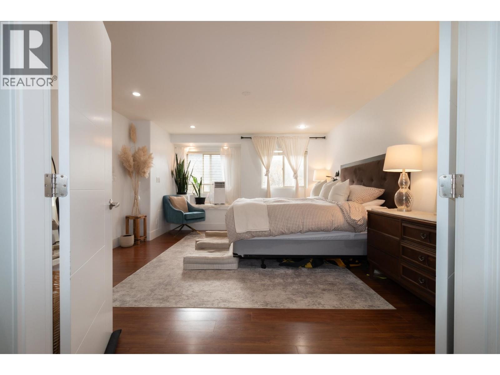 












39010 KINGFISHER ROAD

,
Squamish,




British Columbia
V8B0S9

