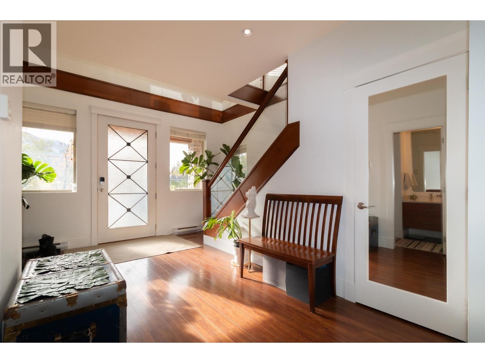 












39010 KINGFISHER ROAD

,
Squamish,




British Columbia
V8B0S9

