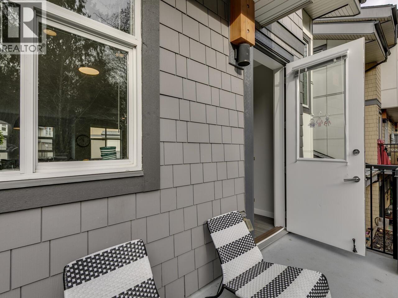 












45 39548 LOGGERS LANE

,
Squamish,




British Columbia
V8B0V7

