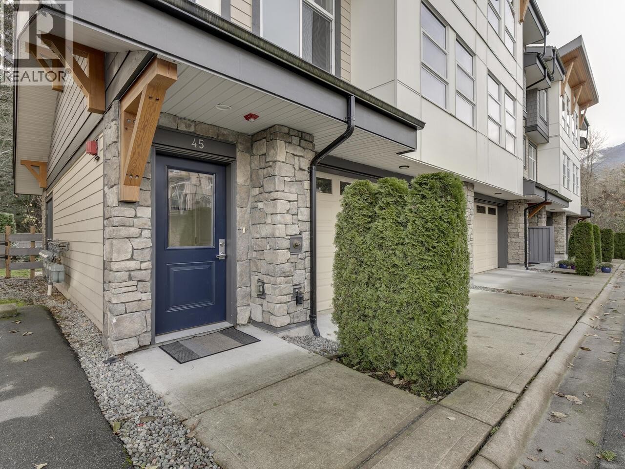 












45 39548 LOGGERS LANE

,
Squamish,




British Columbia
V8B0V7

