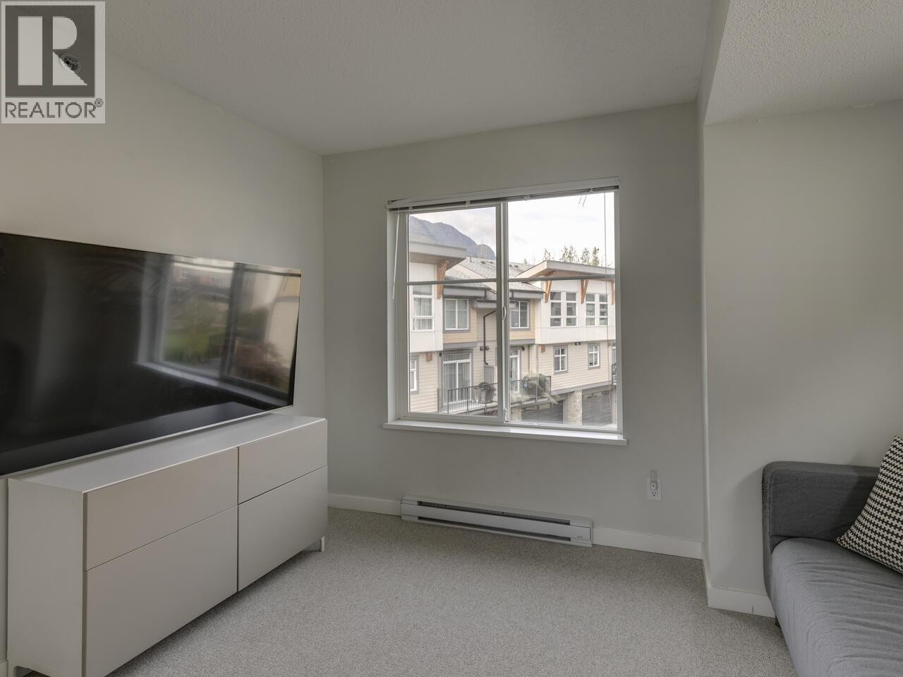 












45 39548 LOGGERS LANE

,
Squamish,




British Columbia
V8B0V7

