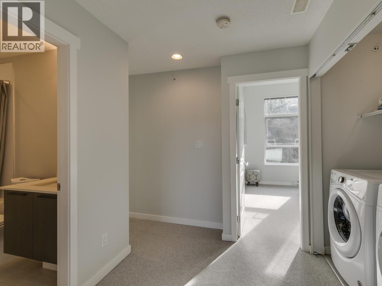 












45 39548 LOGGERS LANE

,
Squamish,




British Columbia
V8B0V7

