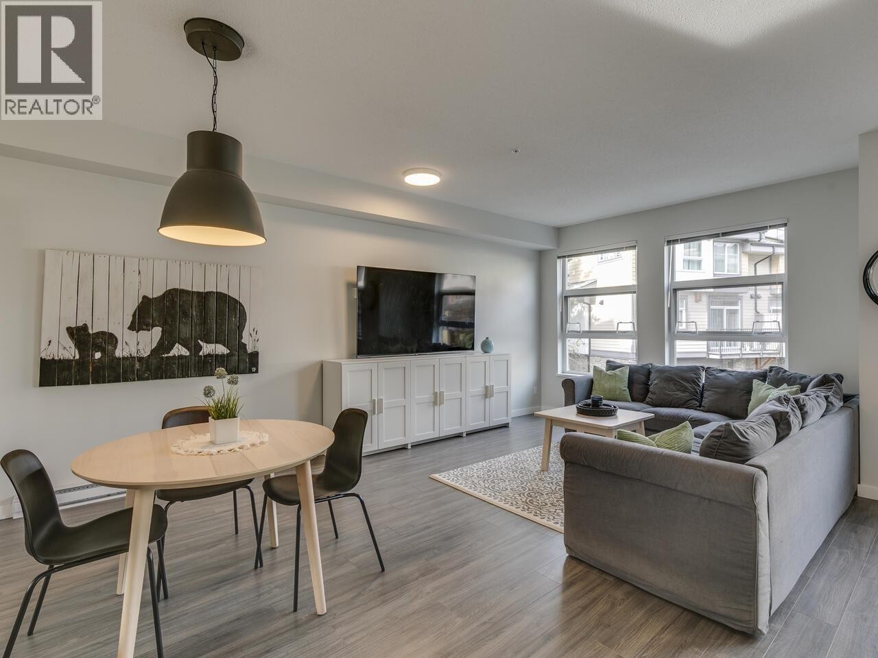 












45 39548 LOGGERS LANE

,
Squamish,




British Columbia
V8B0V7

