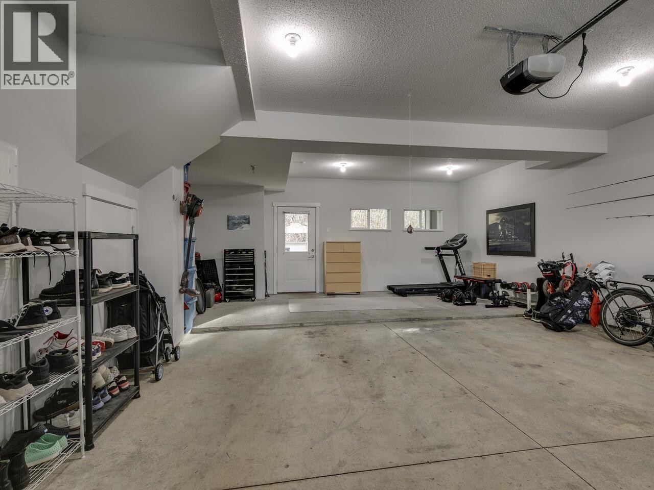 












45 39548 LOGGERS LANE

,
Squamish,




British Columbia
V8B0V7

