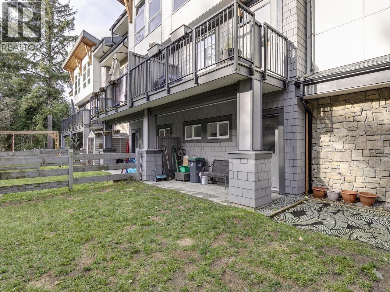 












45 39548 LOGGERS LANE

,
Squamish,




British Columbia
V8B0V7

