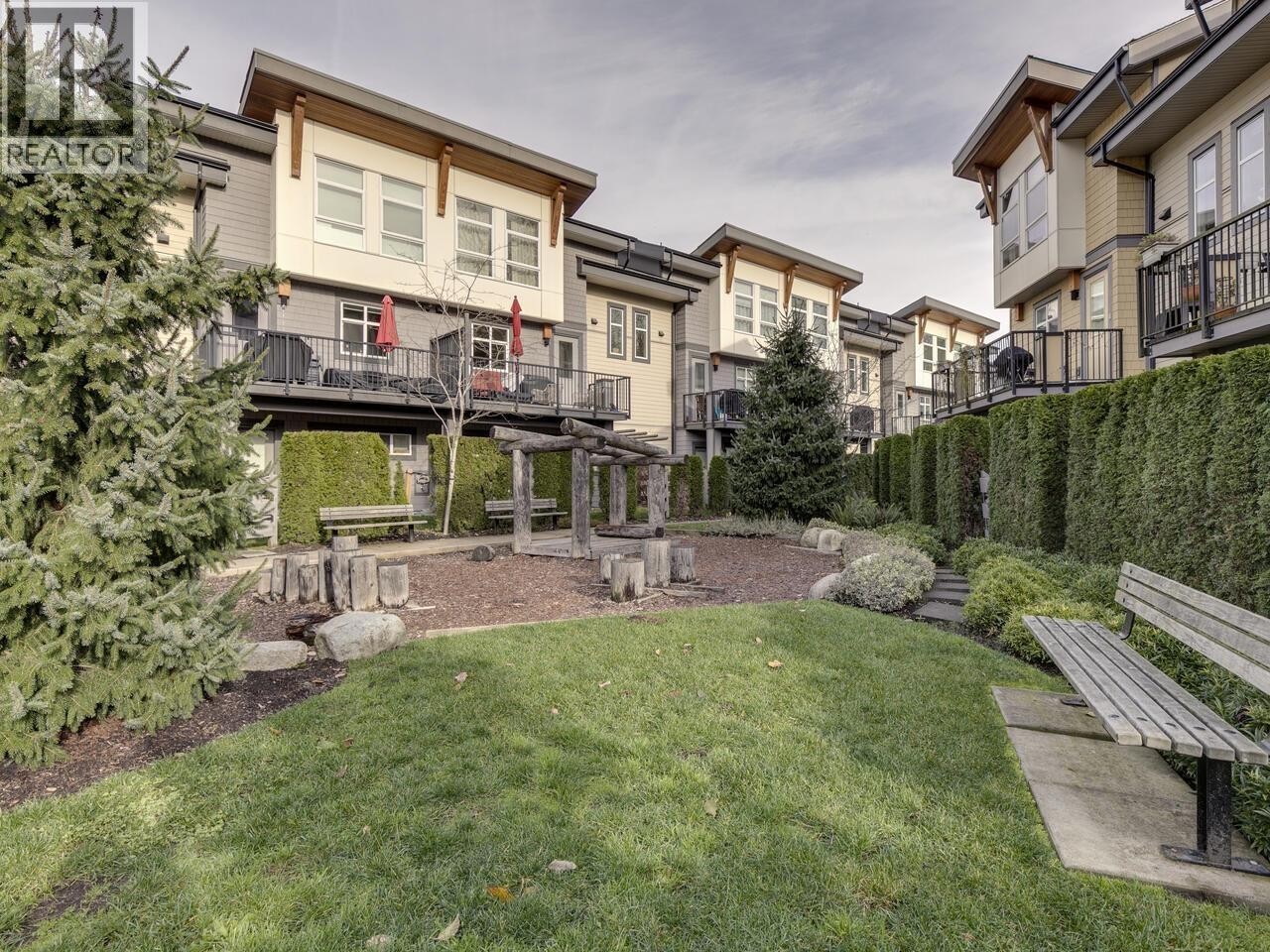 












45 39548 LOGGERS LANE

,
Squamish,




British Columbia
V8B0V7

