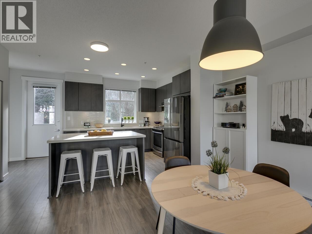 












45 39548 LOGGERS LANE

,
Squamish,




British Columbia
V8B0V7

