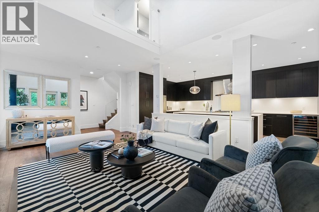 












3761 EDGEMONT BOULEVARD

,
North Vancouver,




British Columbia
V7R2P6

