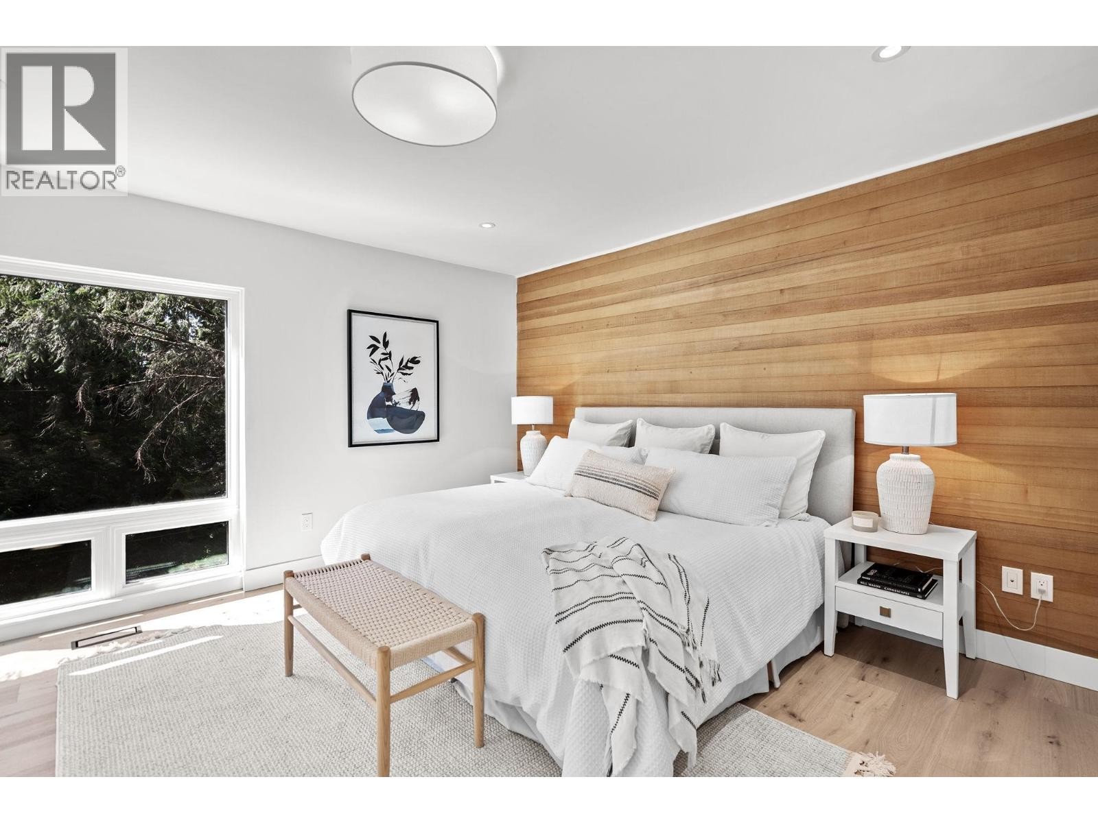 












5061 BEAR LANE

,
West Vancouver,




British Columbia
V7W1L2

