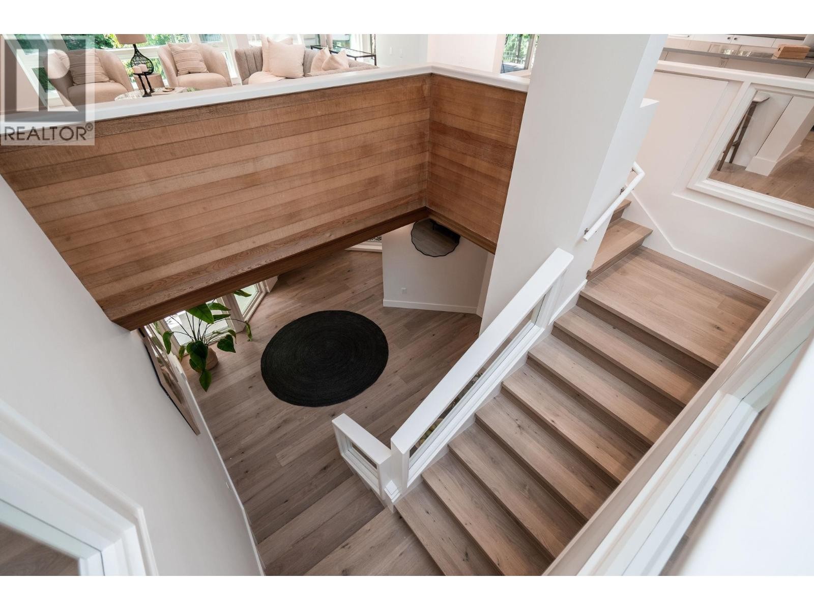 












5061 BEAR LANE

,
West Vancouver,




British Columbia
V7W1L2

