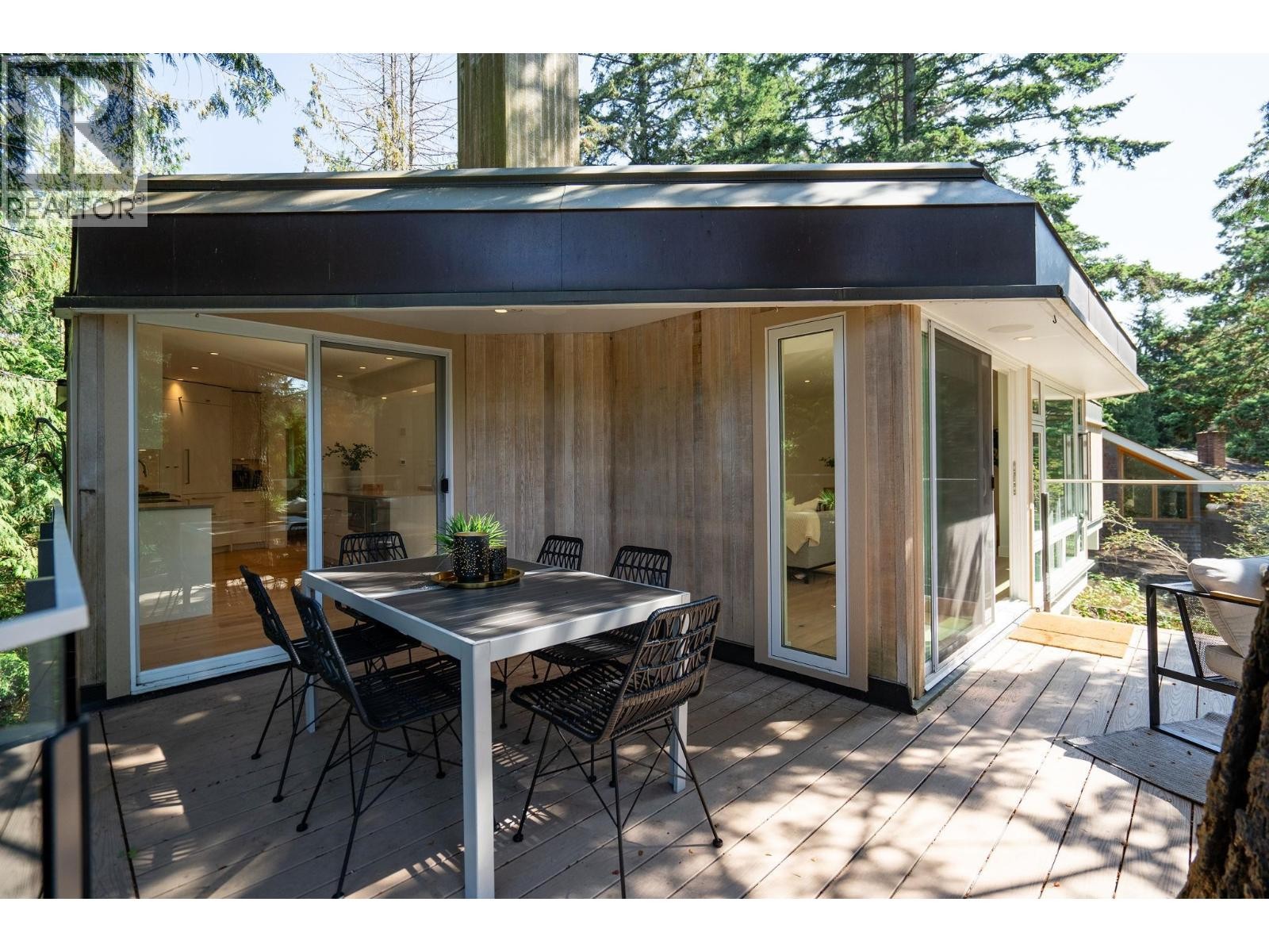 












5061 BEAR LANE

,
West Vancouver,




British Columbia
V7W1L2

