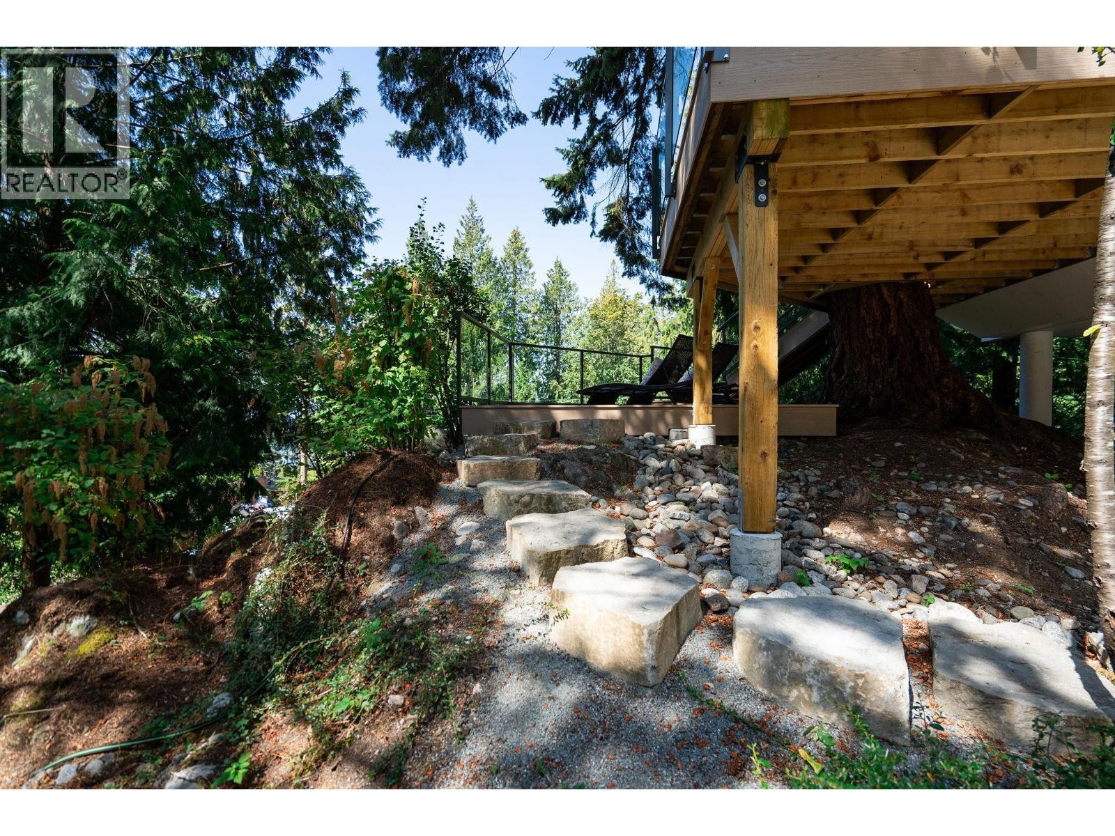 












5061 BEAR LANE

,
West Vancouver,




British Columbia
V7W1L2

