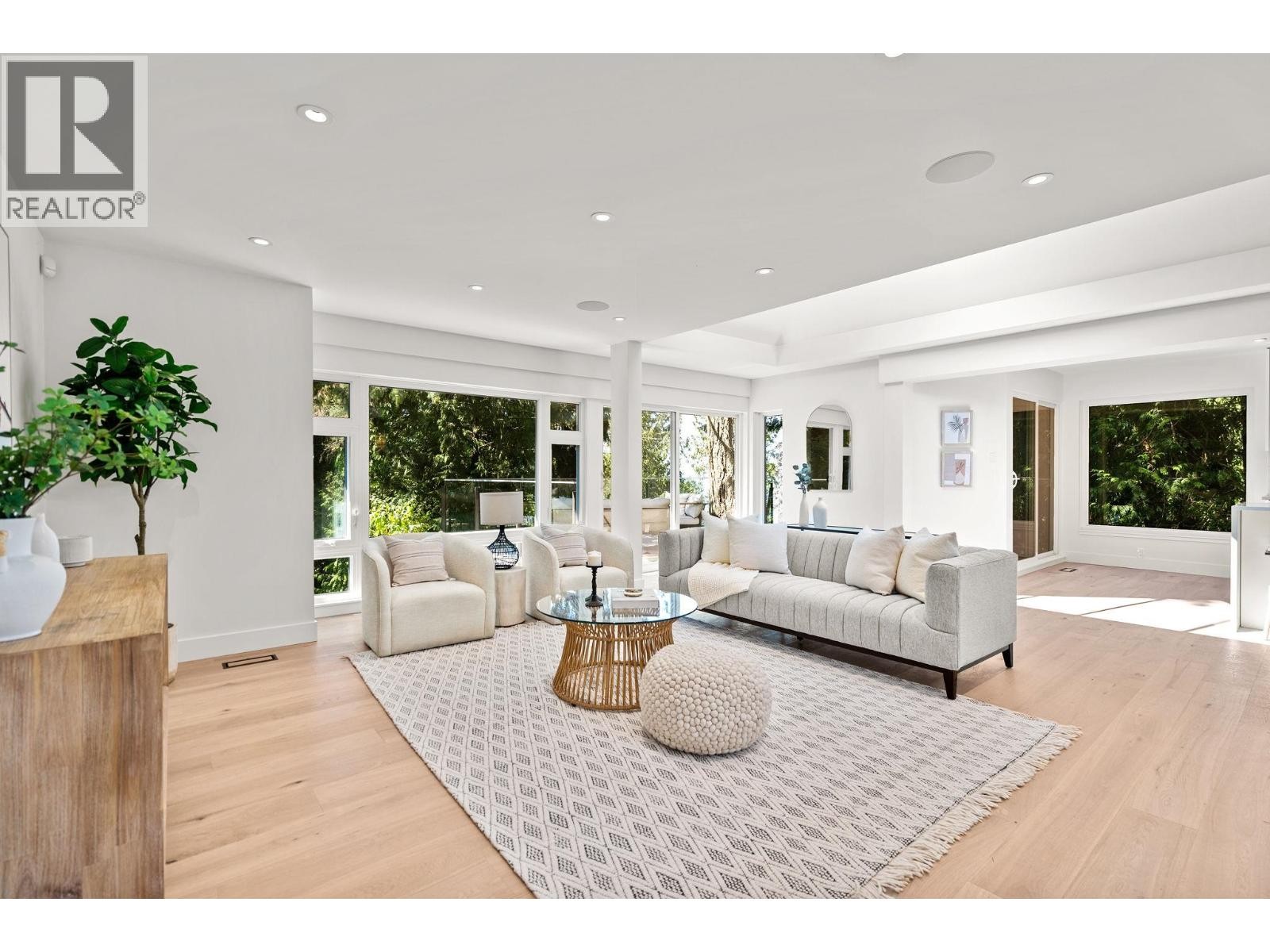 












5061 BEAR LANE

,
West Vancouver,




British Columbia
V7W1L2

