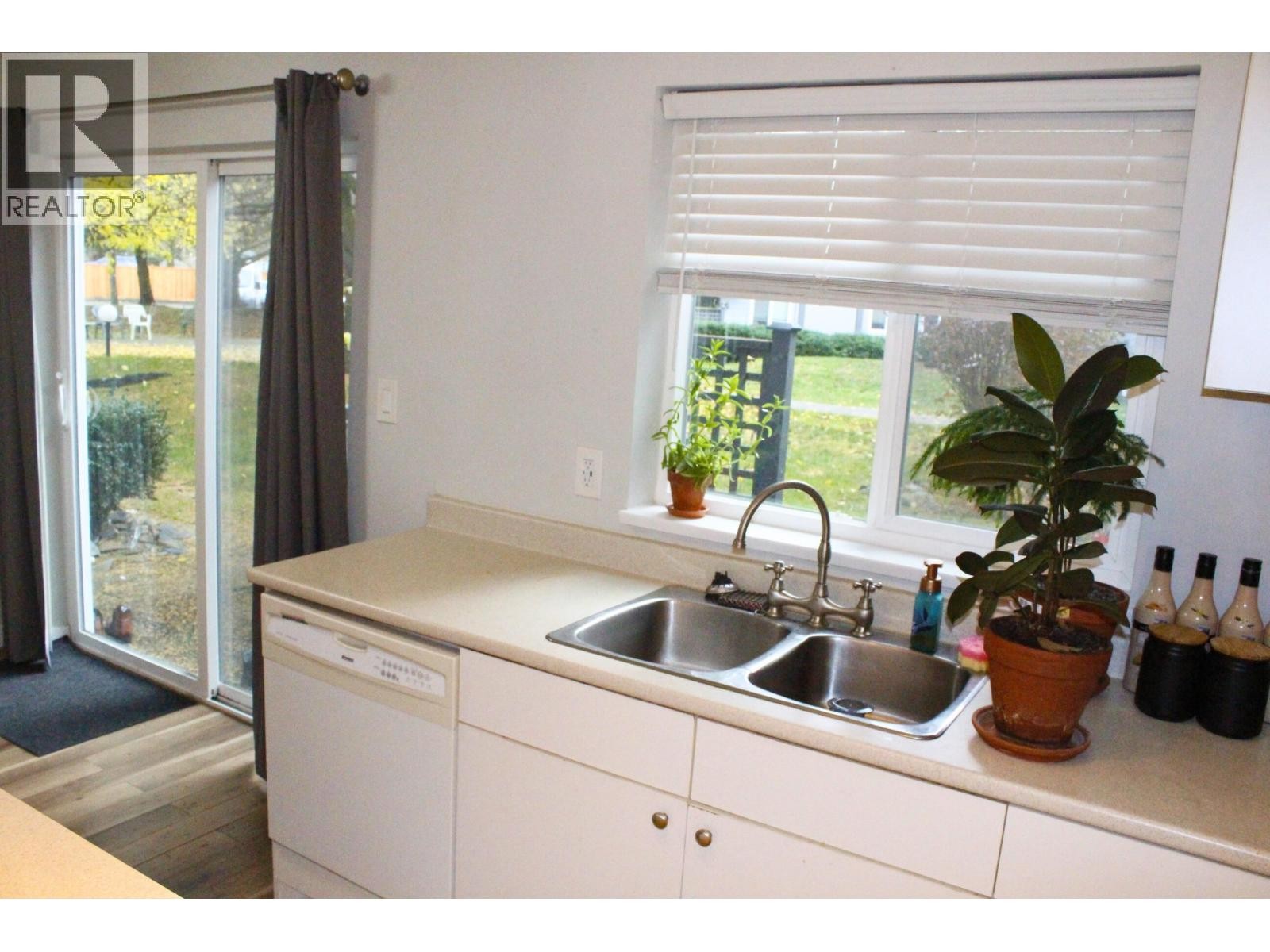 












B108 40120 WILLOW CRESCENT

,
Squamish,




British Columbia
V8B0L7

