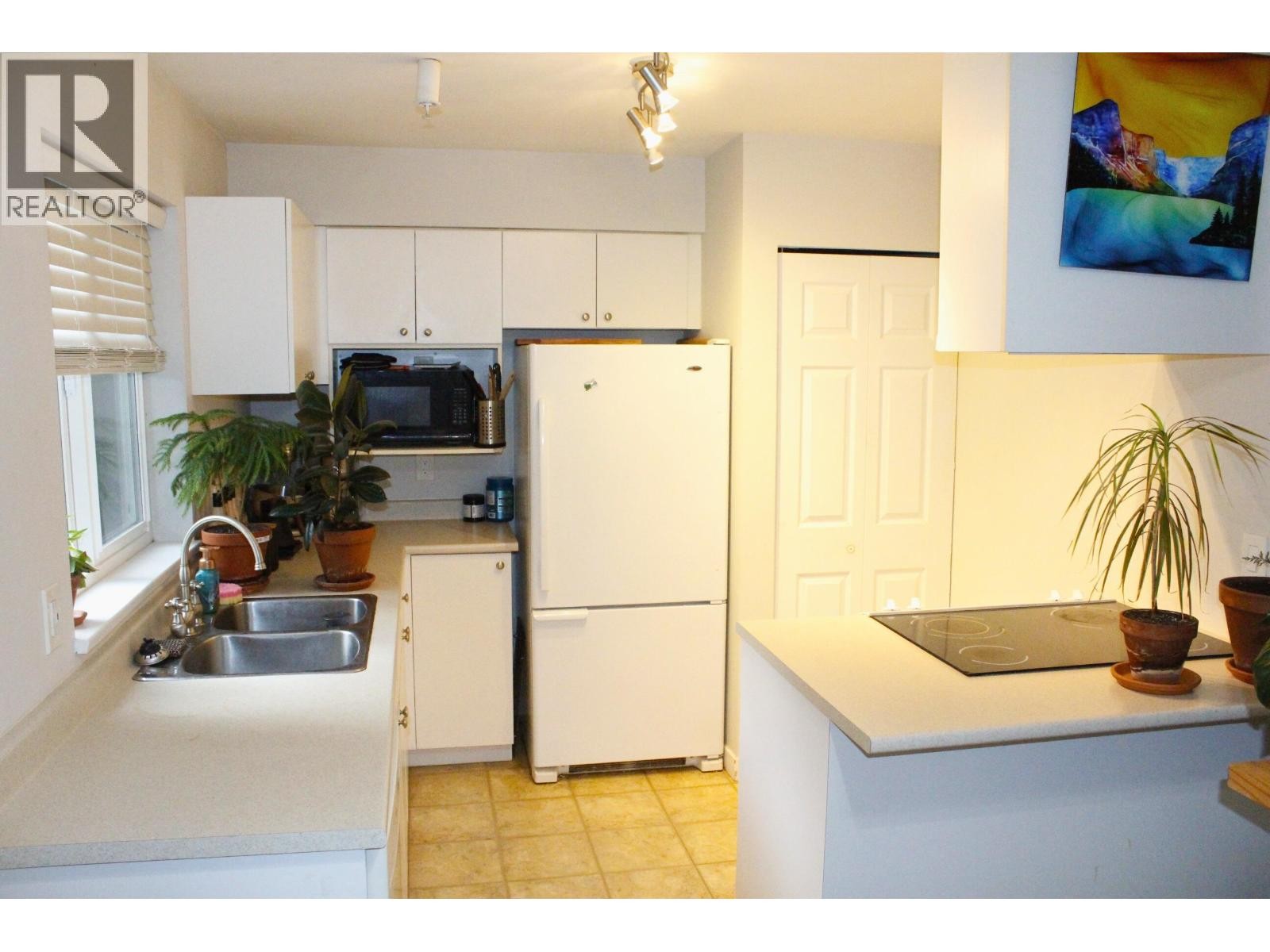 












B108 40120 WILLOW CRESCENT

,
Squamish,




British Columbia
V8B0L7

