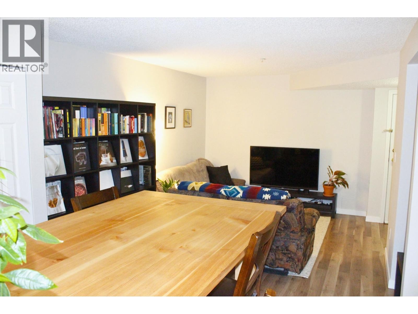 












B108 40120 WILLOW CRESCENT

,
Squamish,




British Columbia
V8B0L7

