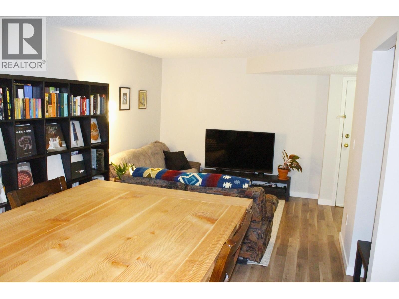 












B108 40120 WILLOW CRESCENT

,
Squamish,




British Columbia
V8B0L7

