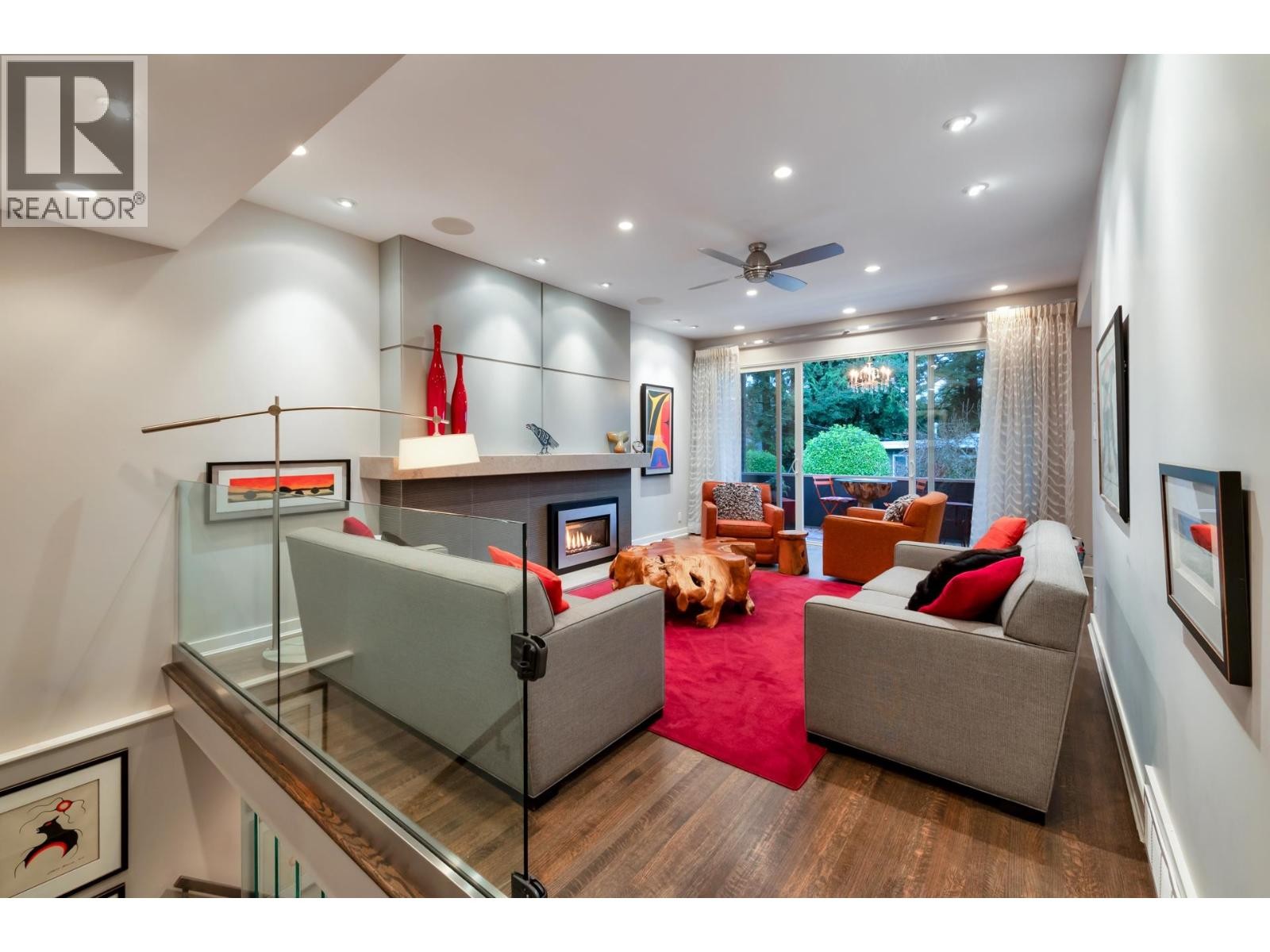 












3669 EDGEMONT BOULEVARD

,
North Vancouver,




British Columbia
V7R2P6

