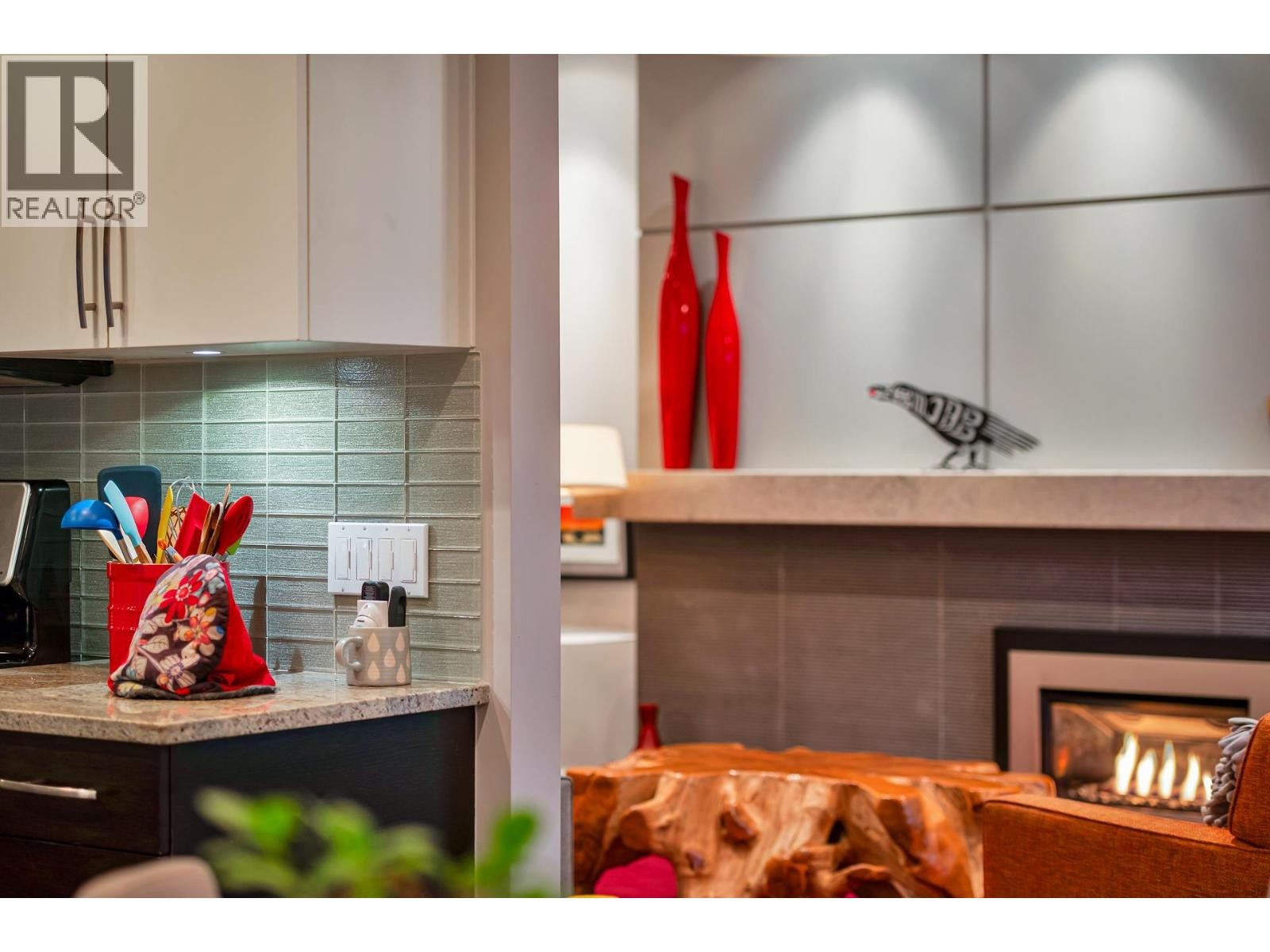 












3669 EDGEMONT BOULEVARD

,
North Vancouver,




British Columbia
V7R2P6

