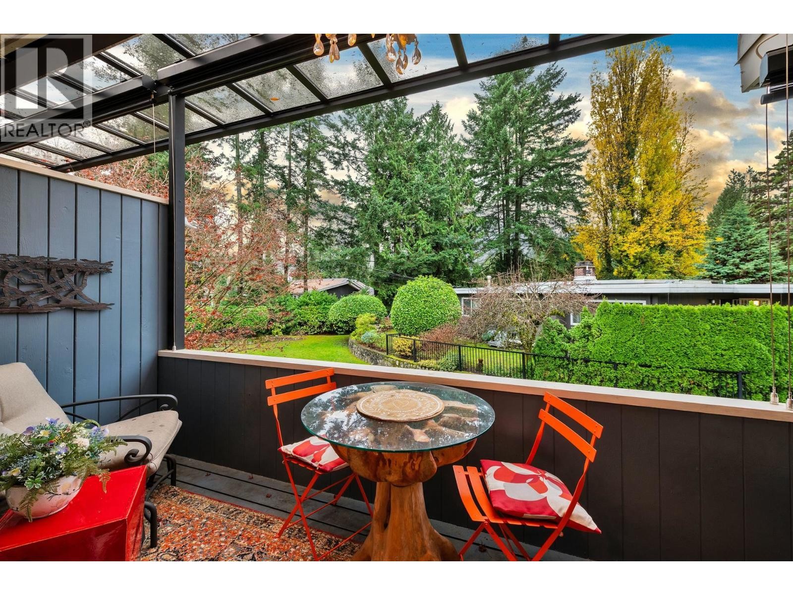 












3669 EDGEMONT BOULEVARD

,
North Vancouver,




British Columbia
V7R2P6

