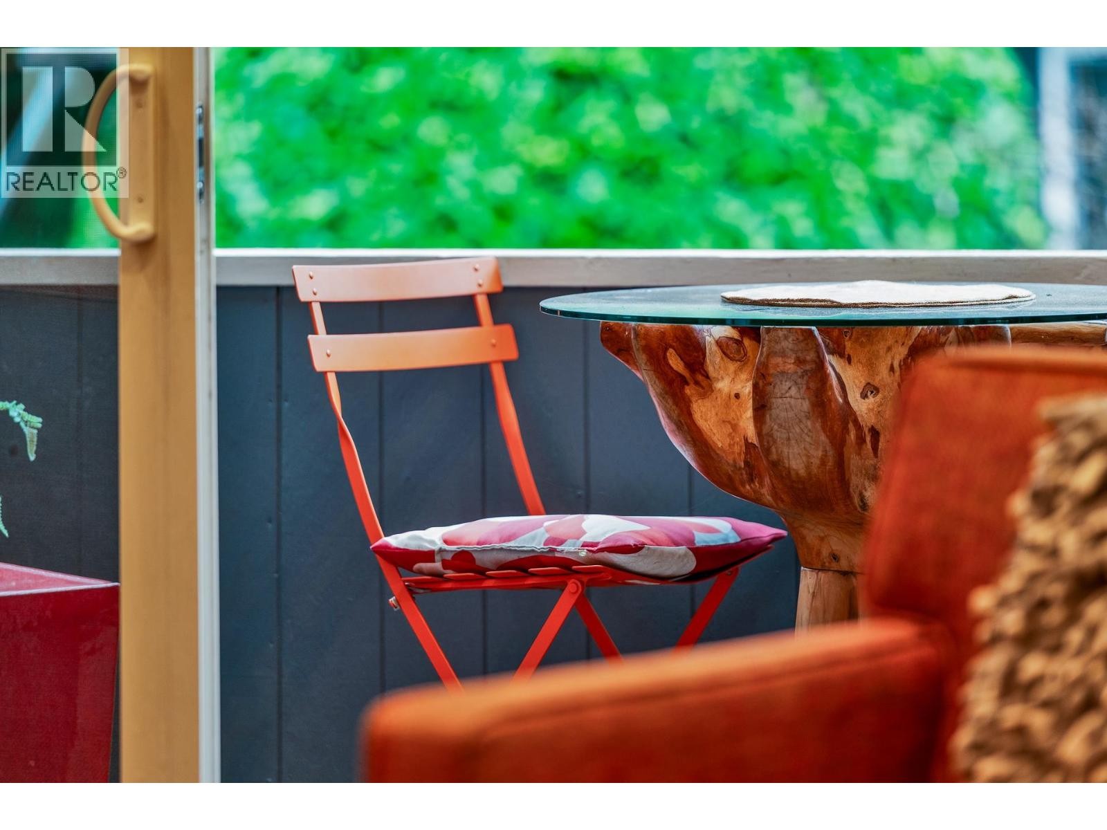 












3669 EDGEMONT BOULEVARD

,
North Vancouver,




British Columbia
V7R2P6

