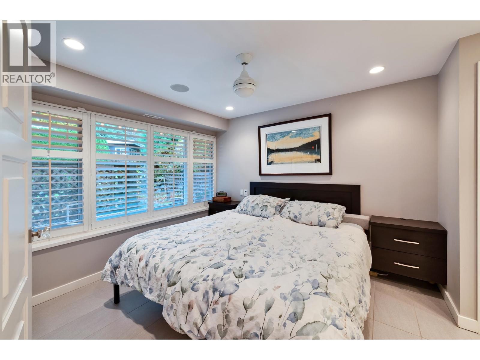 












3669 EDGEMONT BOULEVARD

,
North Vancouver,




British Columbia
V7R2P6

