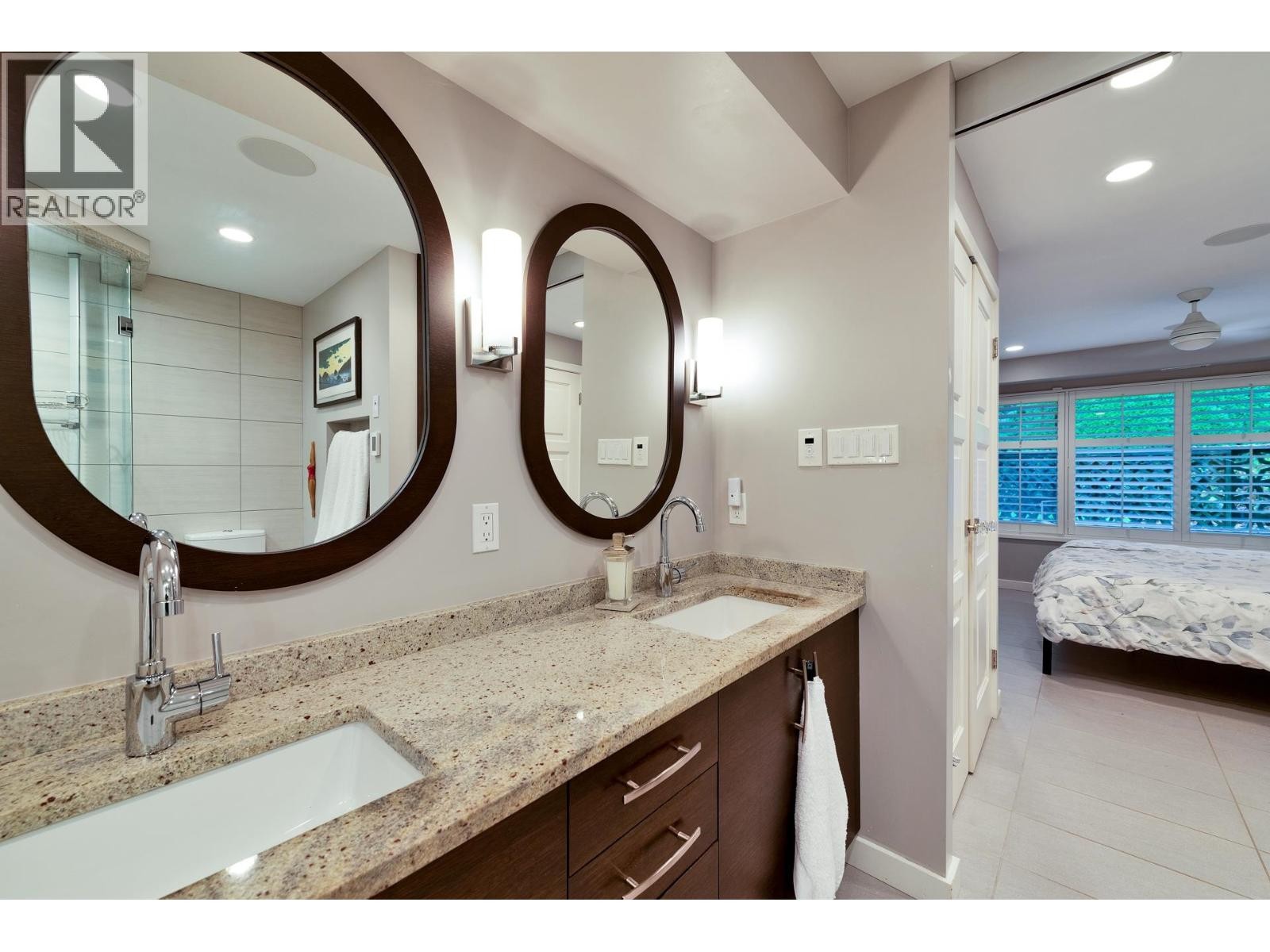 












3669 EDGEMONT BOULEVARD

,
North Vancouver,




British Columbia
V7R2P6

