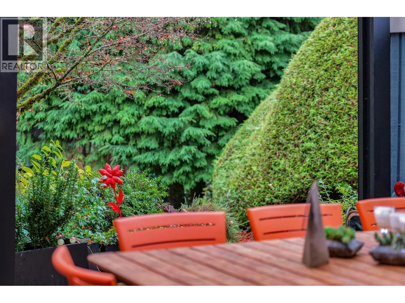 












3669 EDGEMONT BOULEVARD

,
North Vancouver,




British Columbia
V7R2P6

