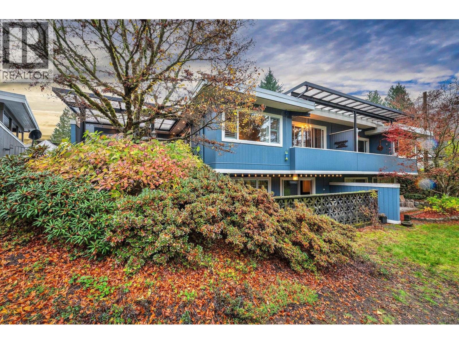 












3669 EDGEMONT BOULEVARD

,
North Vancouver,




British Columbia
V7R2P6

